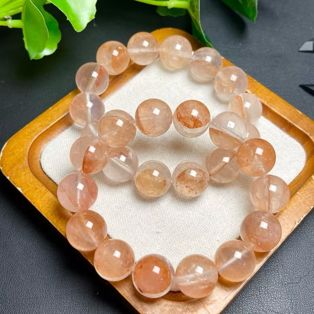 天然赤いゴムの花の1輪のブレスレット