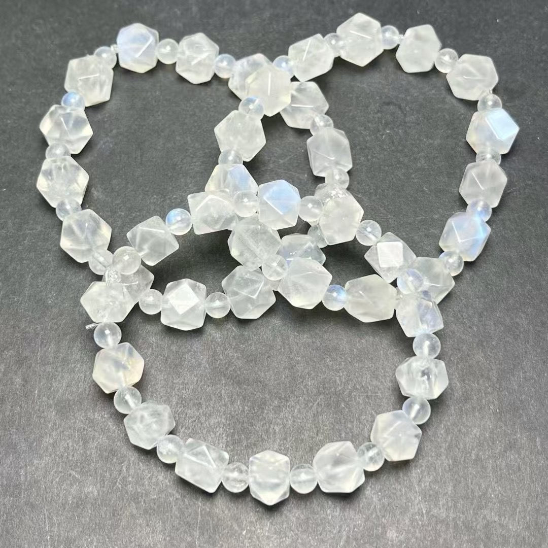 8mmブルームーンのブレスレット