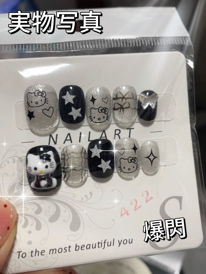 暗黒系のかわいい猫目爆閃着用甲