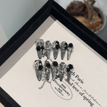 手作りで高級感黒の椿に銀色のキャッツアイが輝きます軽奢重工長楕円着衣