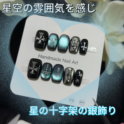 【墨青の騎士】ゴシック調の黒十字架の銀飾り 神秘的な雰囲気を醸し出し