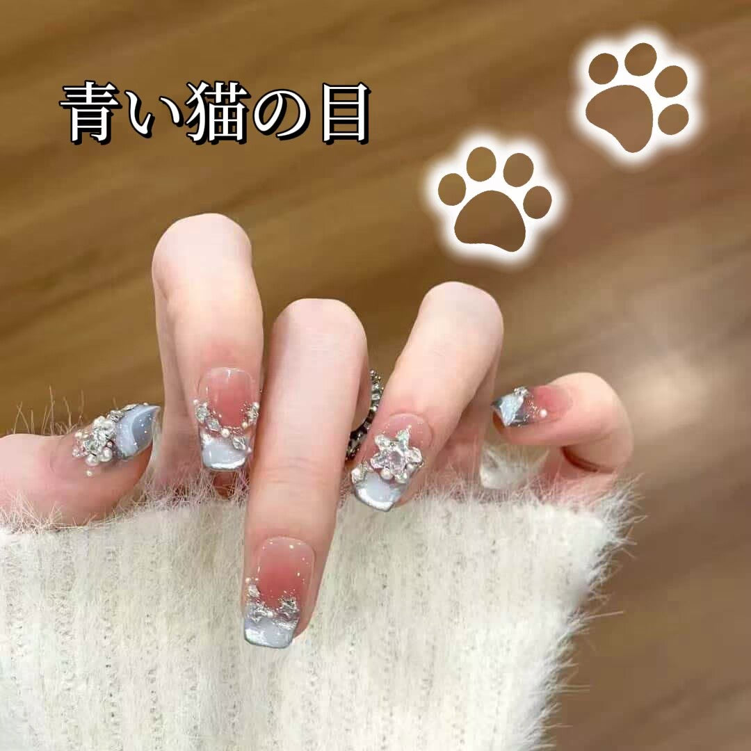ブルーキャッツアイチークスタークラッシュ爽やかな白さ高級感のある手作りネイル