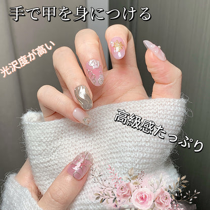 手描きで日常的に白を出して軽やかに仕上げ