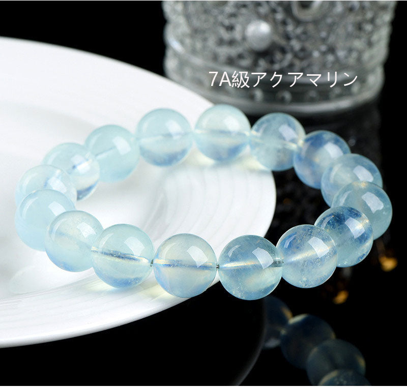 優しい雰囲気の天然青水晶