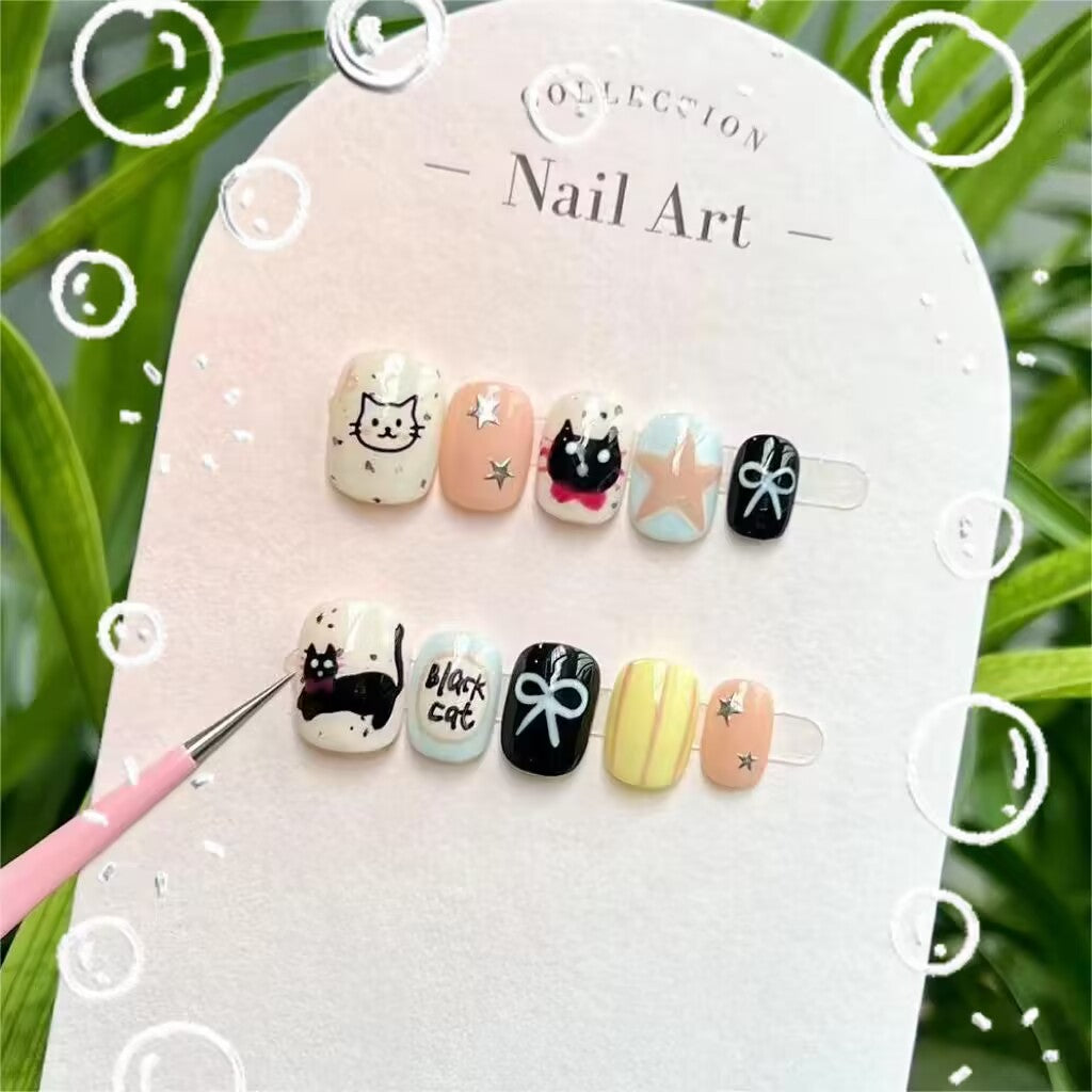 手描きの猫の模様が面白いニャンコ可愛い 短い方円を取り外して甲を身につけることができる