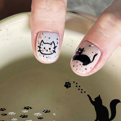 手描きの猫の模様が面白いニャンコ可愛い 短い方円を取り外して甲を身につけることができる