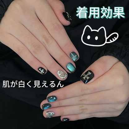 【墨青の騎士】ゴシック調の黒十字架の銀飾り 神秘的な雰囲気を醸し出し