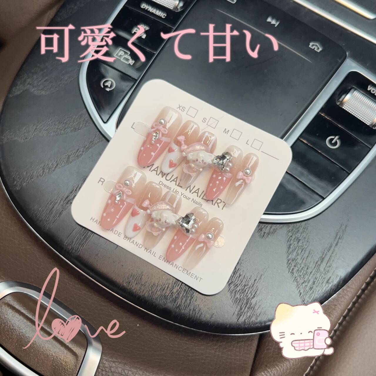 純手制の深い眠り小熊のリボンダイヤモンド装飾の手描きの波点甘くてかわいいユニークな目新しいピンクの楕円を身に着け