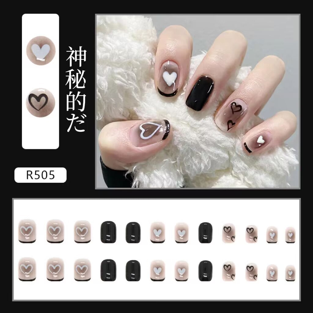 神秘的な愛心の短薄款は手で簡単に描いて甘くてクールな甲を着け