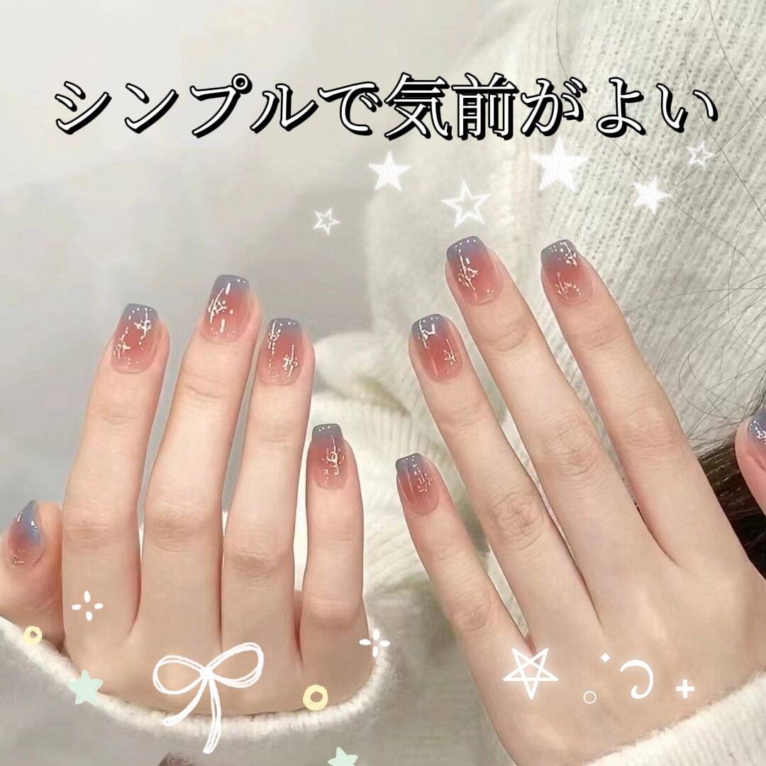 秋冬シンプルに見せる白グレーブルーのグラデーションチーク短い台形のウェアラブル