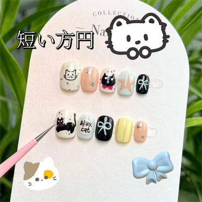 手描きの猫の模様が面白いニャンコ可愛い 短い方円を取り外して甲を身につけることができる