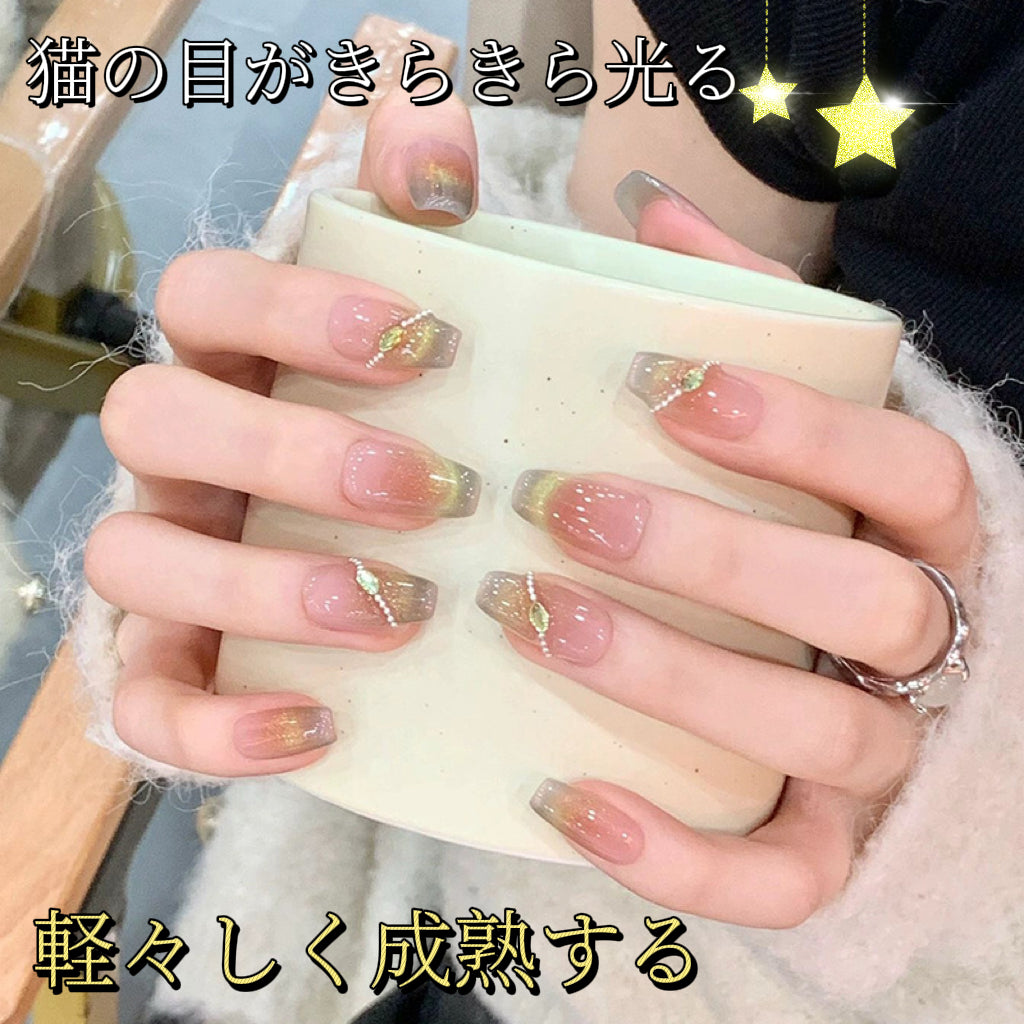 純手作りキャッツアイにぼかし高級感甘く軽やかなネイル
