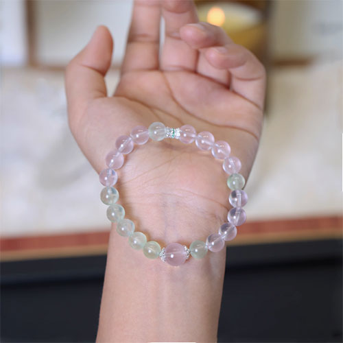 天然ピンククリスタルブレス女性グレープストーンと組み合わせ