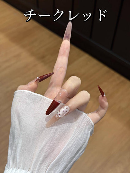 金持ちの令嬢の蝶ネクタイの猫の目の新しいモデルの秋と冬の赤い白を明らかにしますユニークなデザイン細長い甲を身に着けて