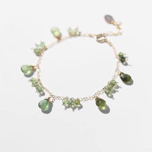 天然のグラデーションの緑の璽の冷たい風14K金の小さい衆の天然の石のブレスレットを包み