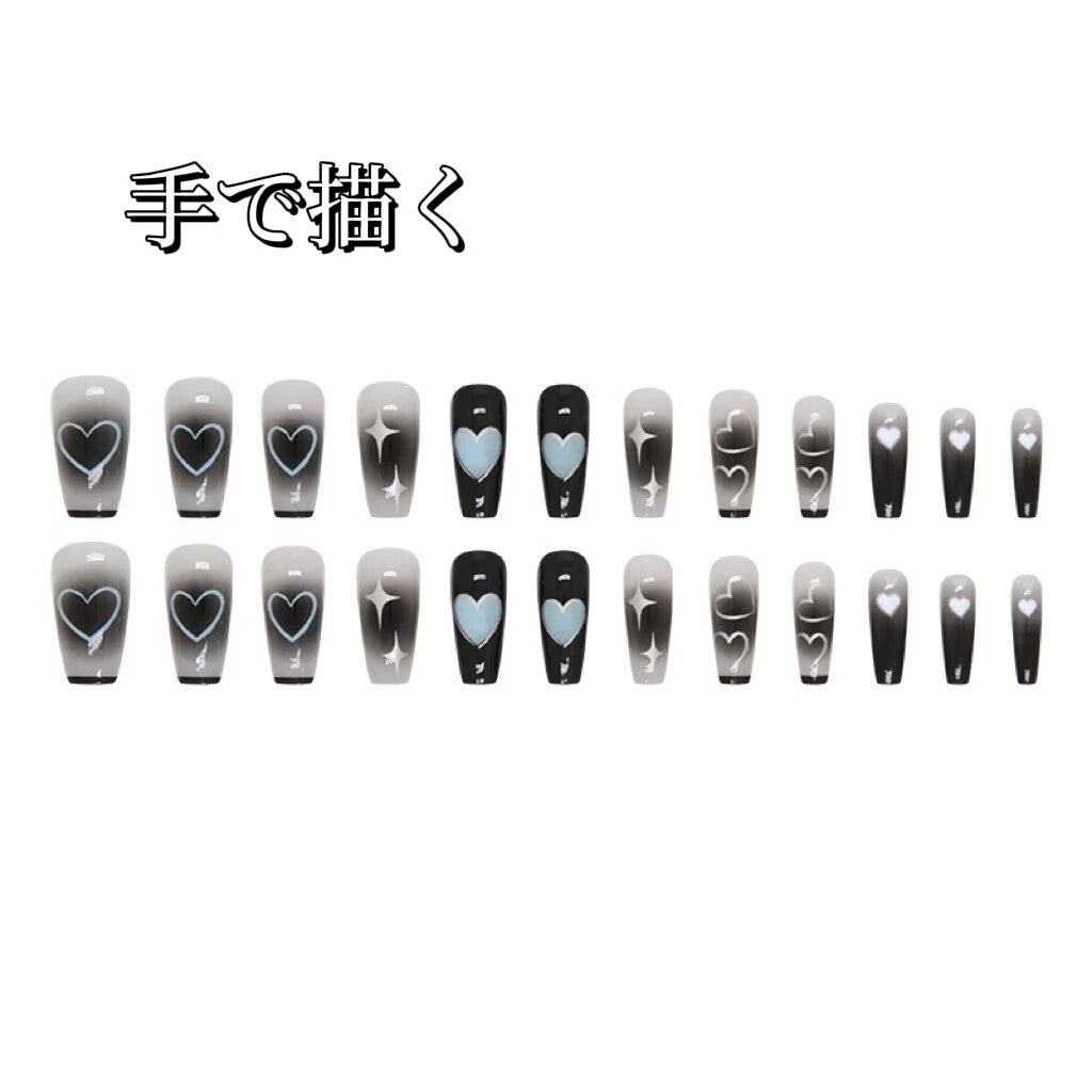ミディロングバレエチークハートの星を黒でぼかした手描きネイル