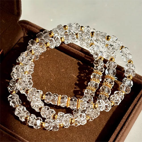 天然の白水晶のビーズの腕輪女性は軽くて豪華で小さい衆の設計の高級感の手串は精緻でシンプル