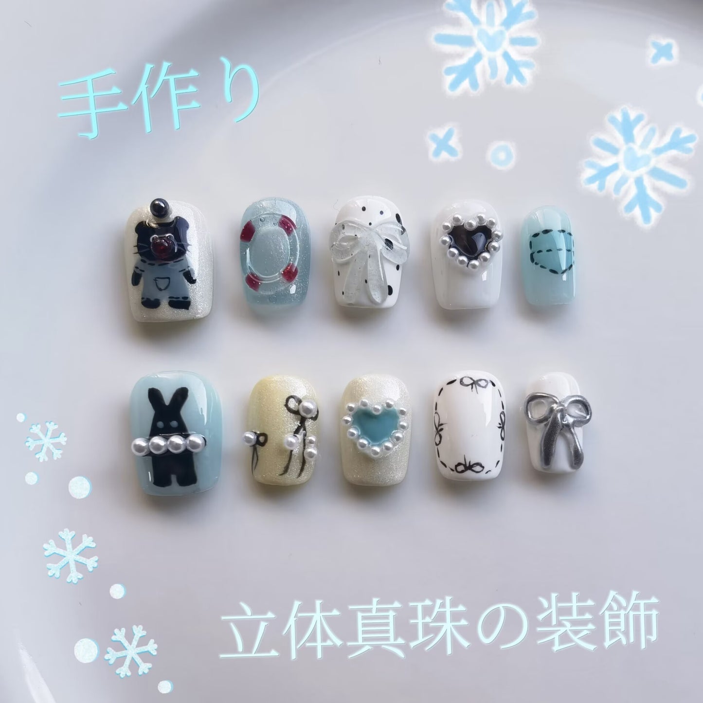 手で作って立体パールで飾るのが可愛いんですね。インスタ風手で描いて流行してい