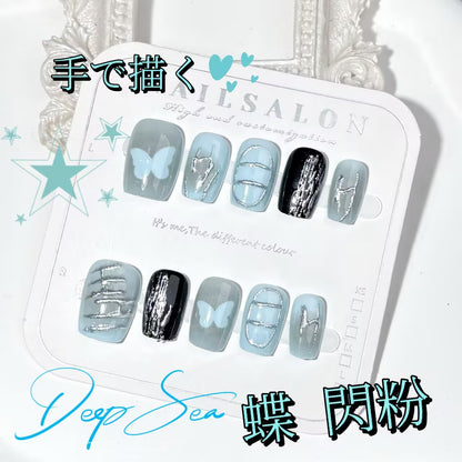 北島ブルースモークシンプルでニッチで高級感のある手描き被服