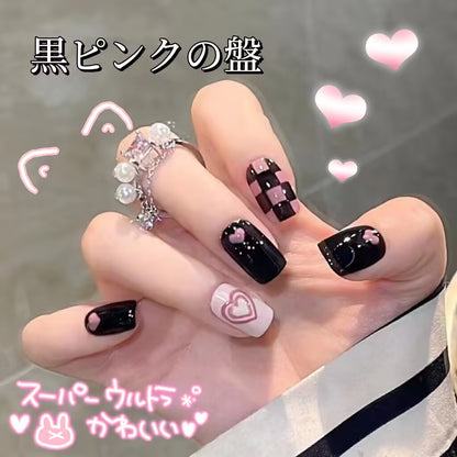黒とピンクの碁盤のような愛のインパクトギャルは甘くてクールな雰囲気があり